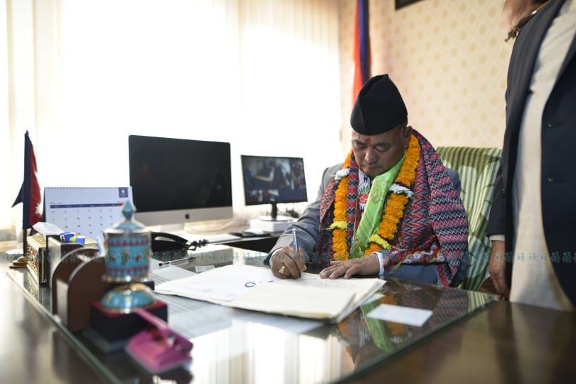 https://raracms.setopati.com/uploads/shares/2019/01/sujita/sighdurbar/sighdurbar (1).jpg